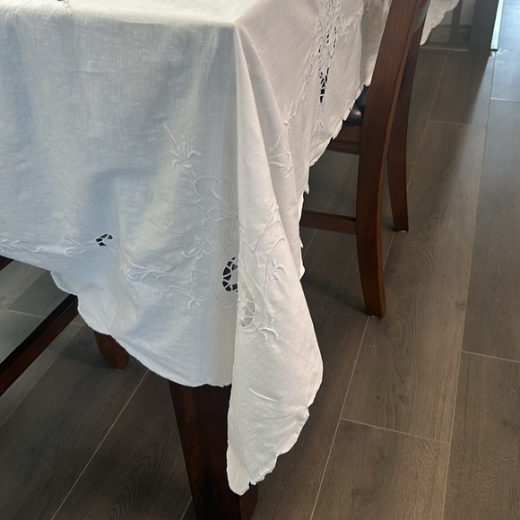 Vintage European Linen Embroidery Cutwork Table Cloth 93” x 126” - Picture 9 of 16